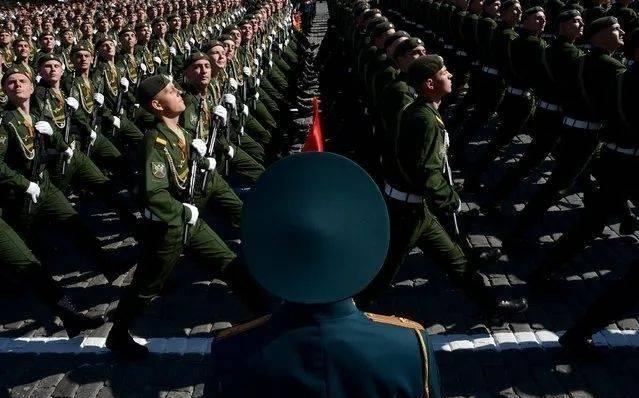 阅兵展示的武器是真的吗阅兵展示的武器是真的吗？深度解析阅兵中的武器装备真实性